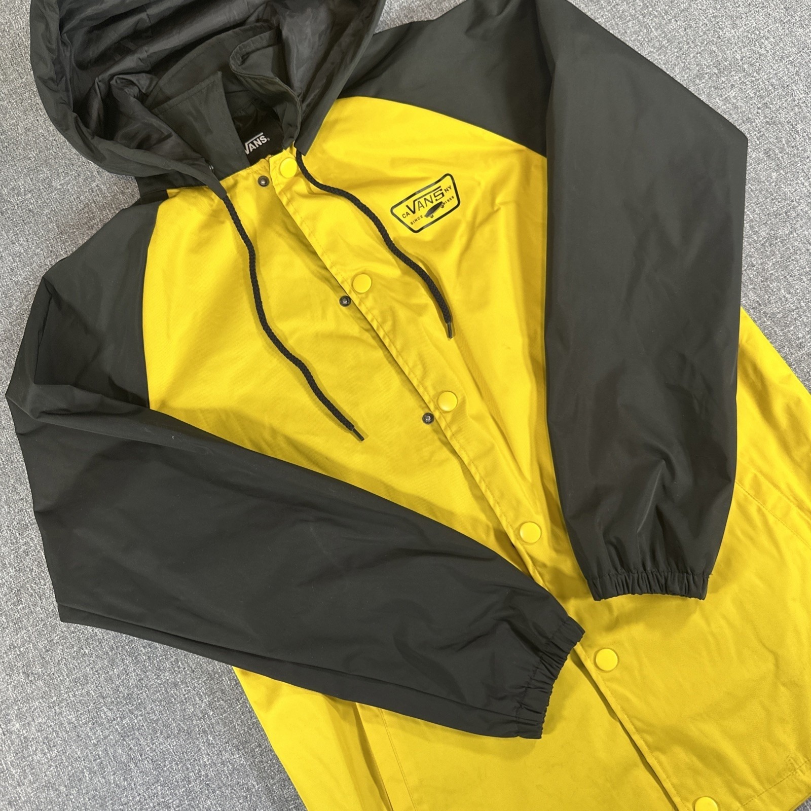 Vans Yellow Black Hooded Windbreaker Jacket Mens Small Skate Streetwear